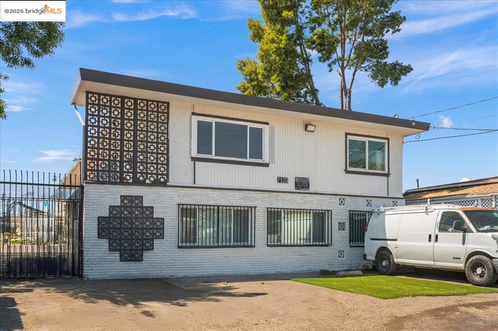 7123 Holly Street - A